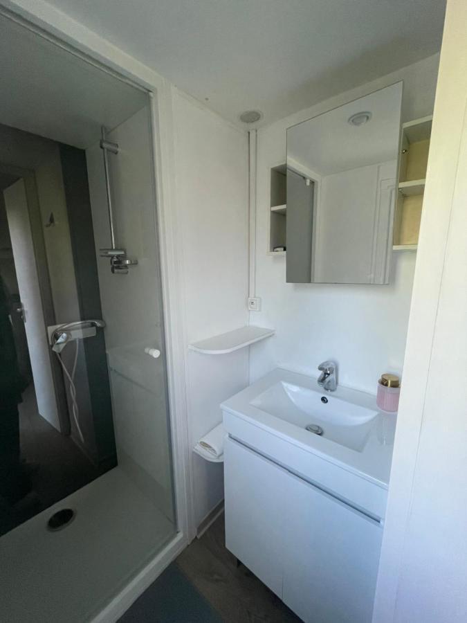 Mobil-Home Au Pied Du Luberon La Roque-d'Antheron Ngoại thất bức ảnh