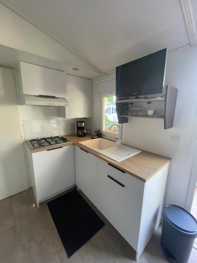 Mobil-Home Au Pied Du Luberon La Roque-d'Antheron Ngoại thất bức ảnh
