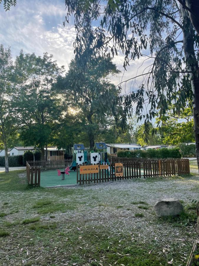 Mobil-Home Au Pied Du Luberon La Roque-d'Antheron Ngoại thất bức ảnh